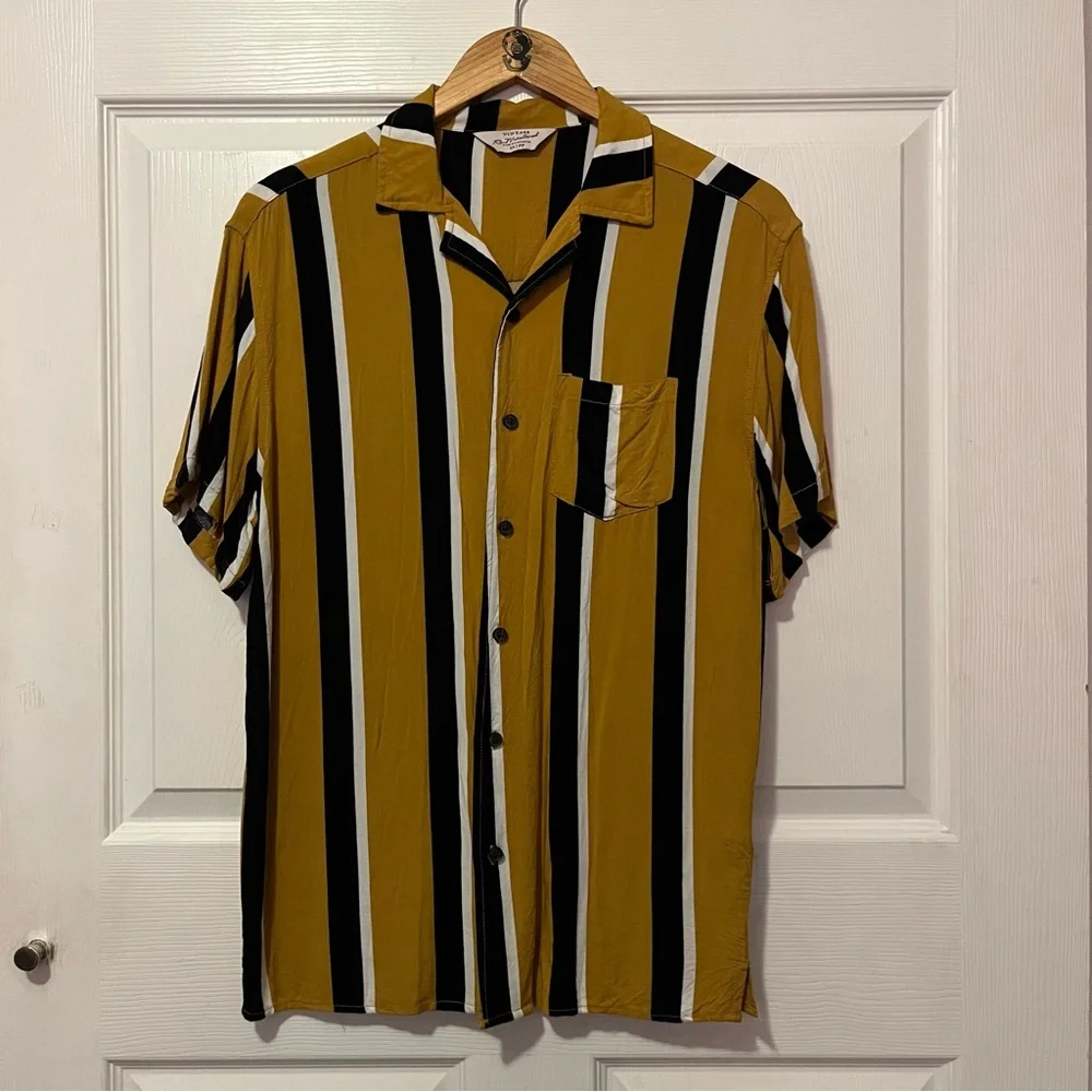 Vintage Shirt - Picture 2 of 3